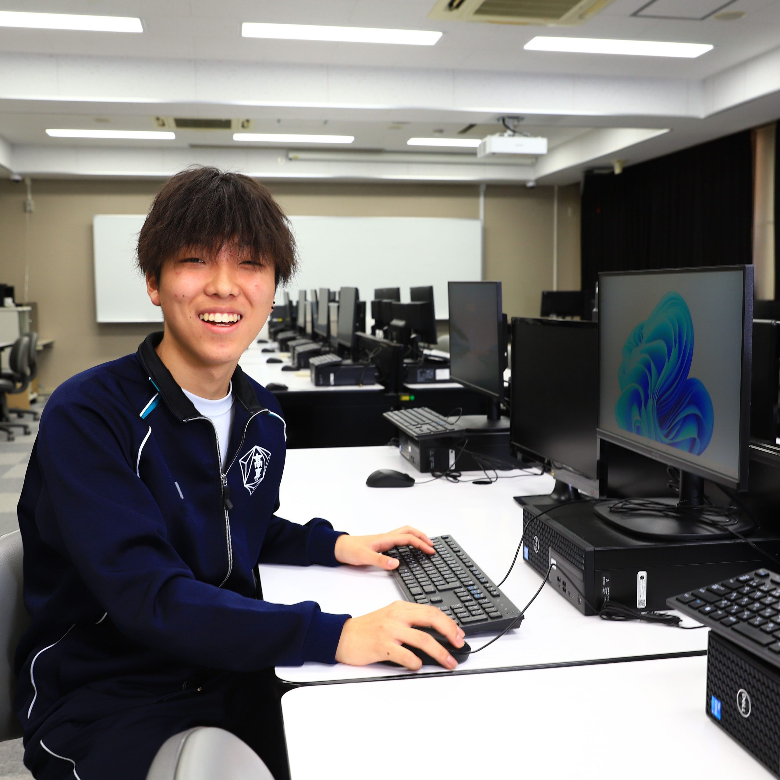 電子情報工学科3年学生